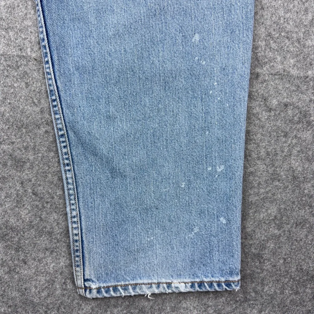 VTG Levi's Jeans Mens 38x32 Light Wash 550 Relaxed Tapered Leg Cotton 90s Y2K